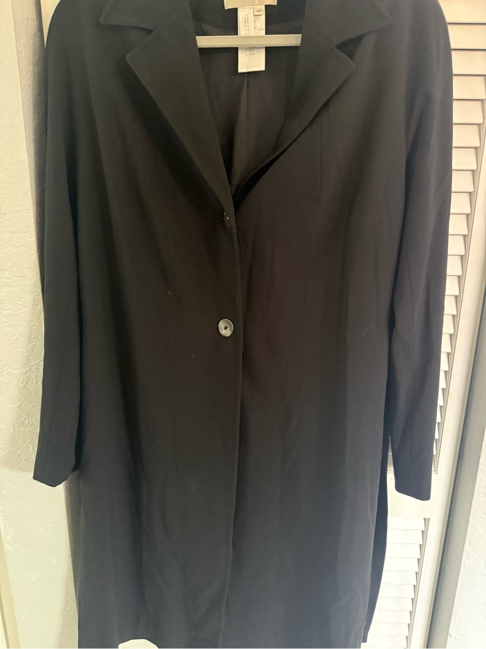 Black Women's Single-Button Long Coat - Classic Tailored Style
